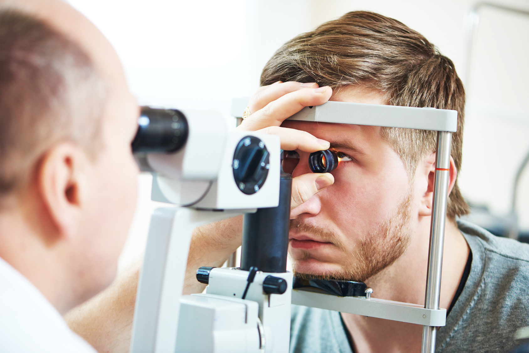 Qual a diferença entre um óptico, um optometrista e um oftalmologista